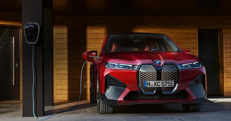 Auto elettriche, l&rsquo;accelerata di Bmw: un milione gi&agrave; vendute (due entro il 2023)