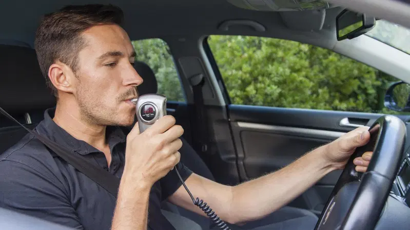 Ubriaco alla guida? Un dispositivo blocca l&rsquo;auto. Sar&agrave; obbligatorio in Usa entro il 2026