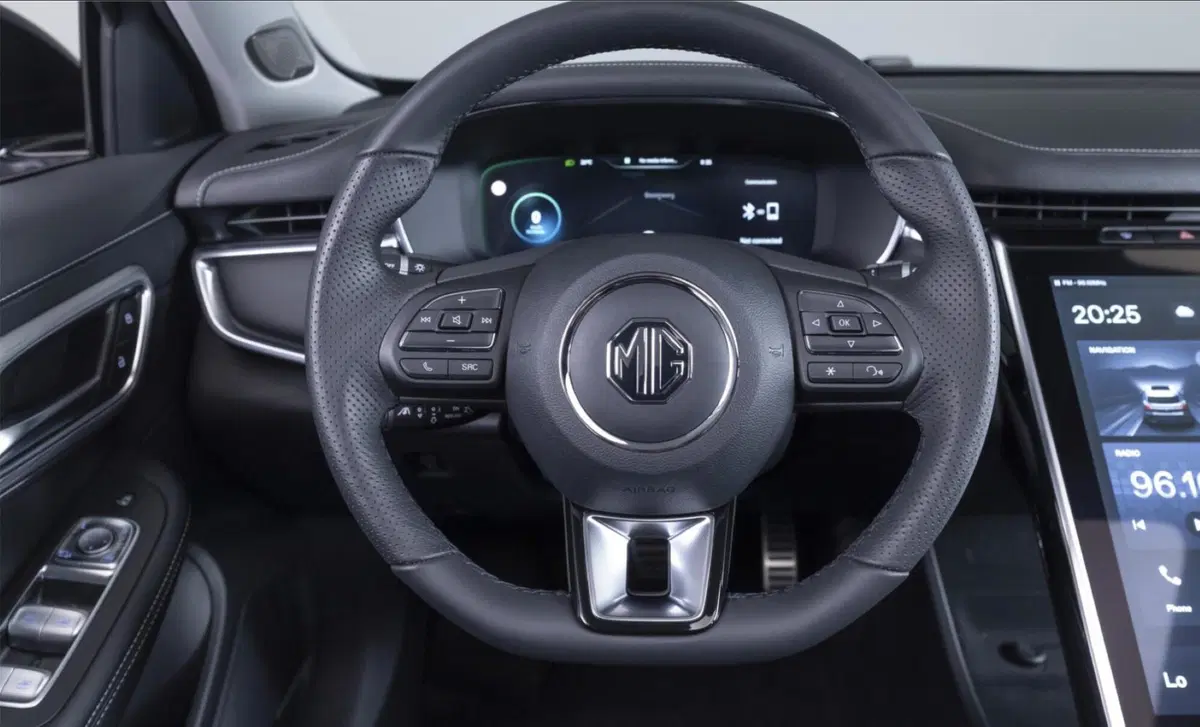 Mg Marvel R Luxury (11)