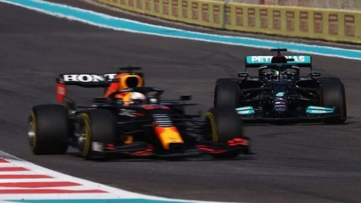 F1, GP Abu Dhabi 2021: Verstappen vince e si laurea campione del mondo (2)
