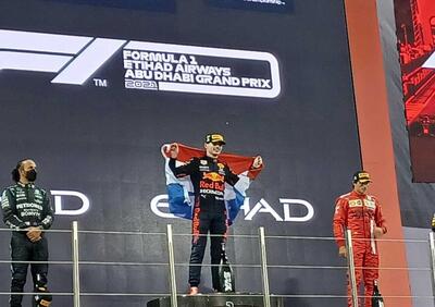 F1, GP Abu Dhabi 2021: Verstappen vince gara e titolo, Hamilton perde, la Mercedes non accetta la sconfitta