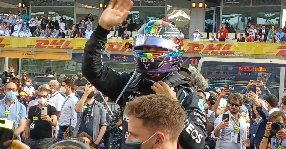 F1, Hamilton: "Complimenti a Verstappen"