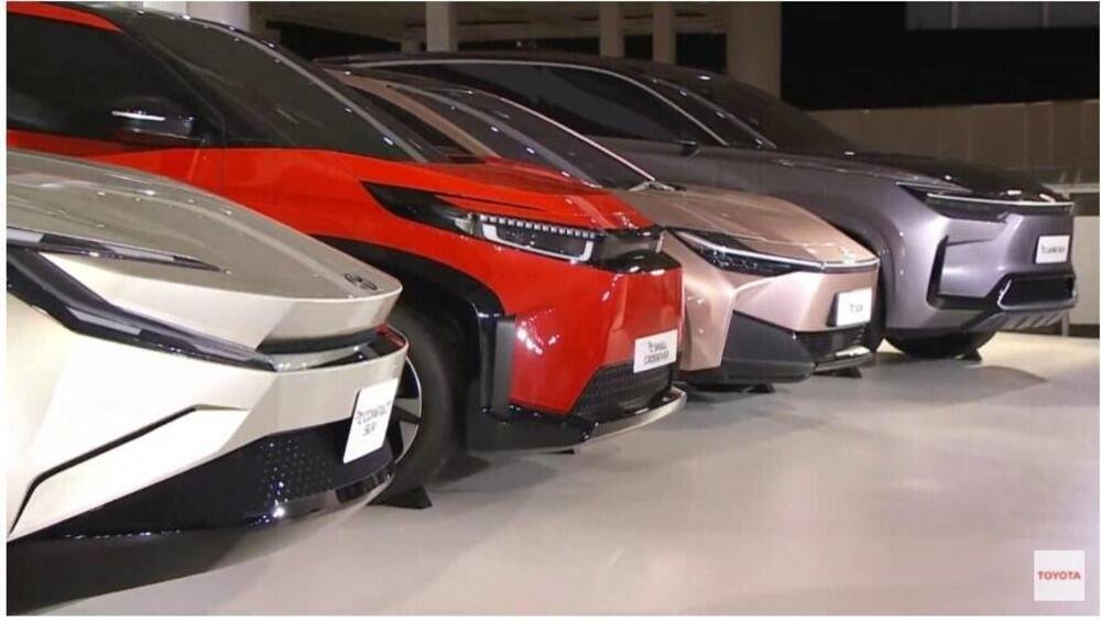 La intera linea dei modelli bZ elettrici di Toyota