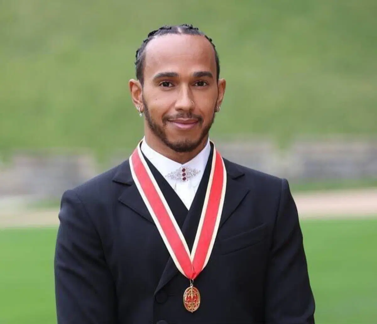 F1, Lewis Hamilton diventa ufficialmente Sir: la cerimonia al castello di Windsor (2)