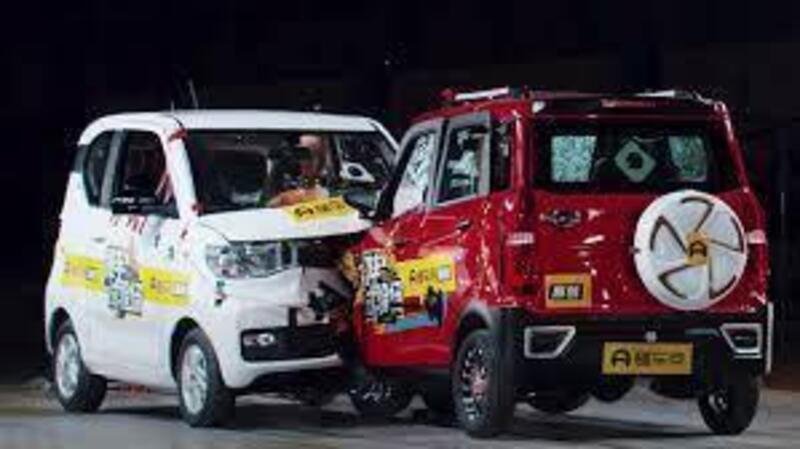 Wuling Hong Guang Mini EV, La prova crash test della cinesina [video]