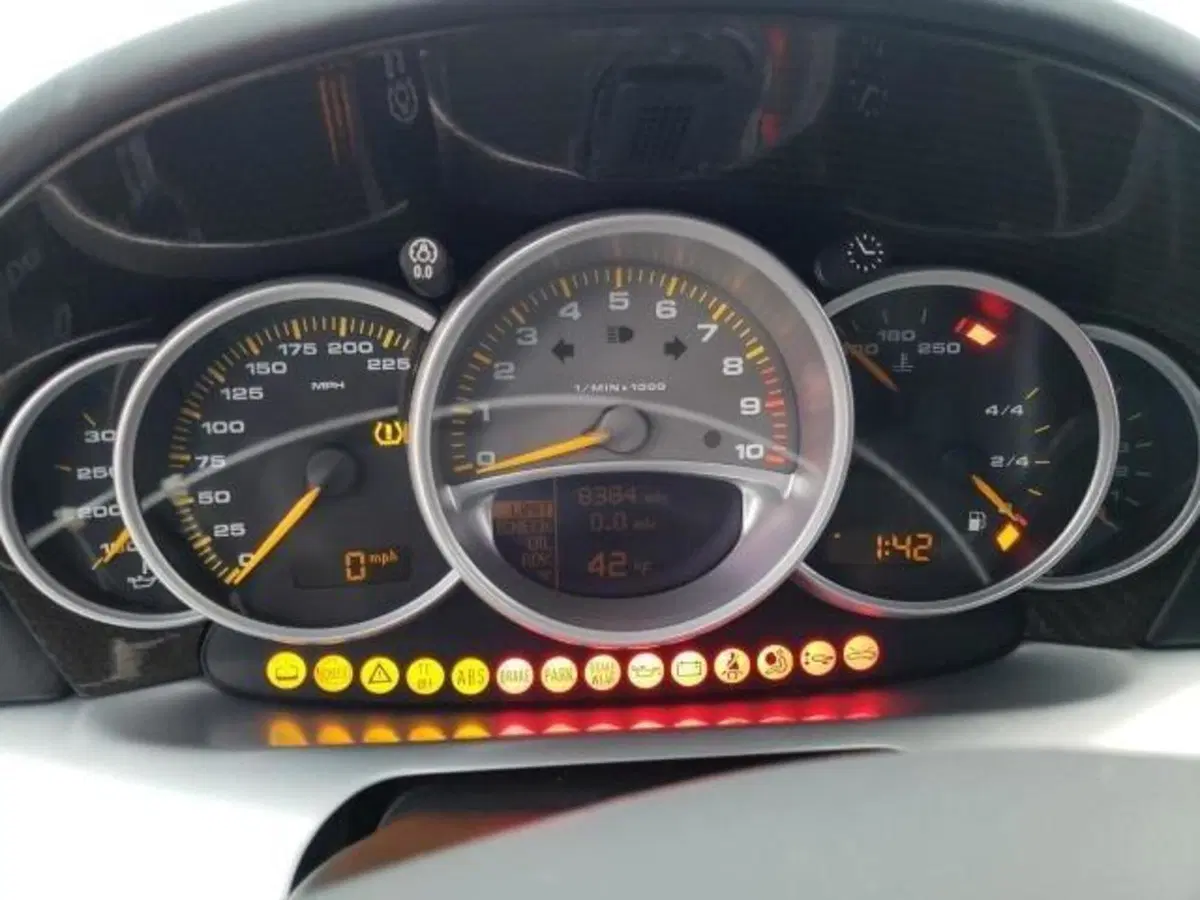 All'asta una Porsche Carrera GT incidentata (9)