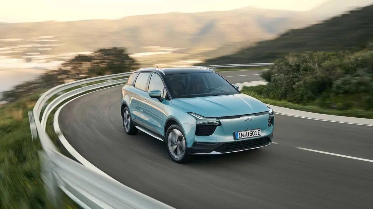 Aiways U5, arriva con il listino prezzi Italia (4)