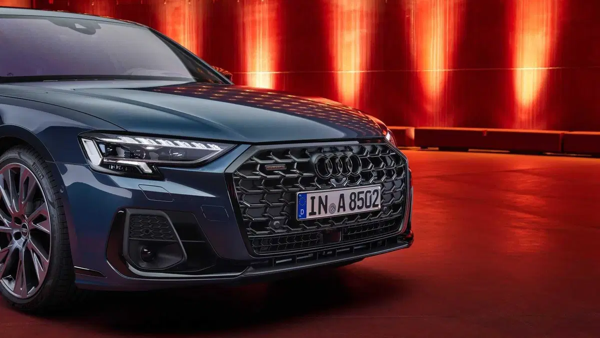 La grande ammiraglia Audi A8 con un nuovo facelift (5)