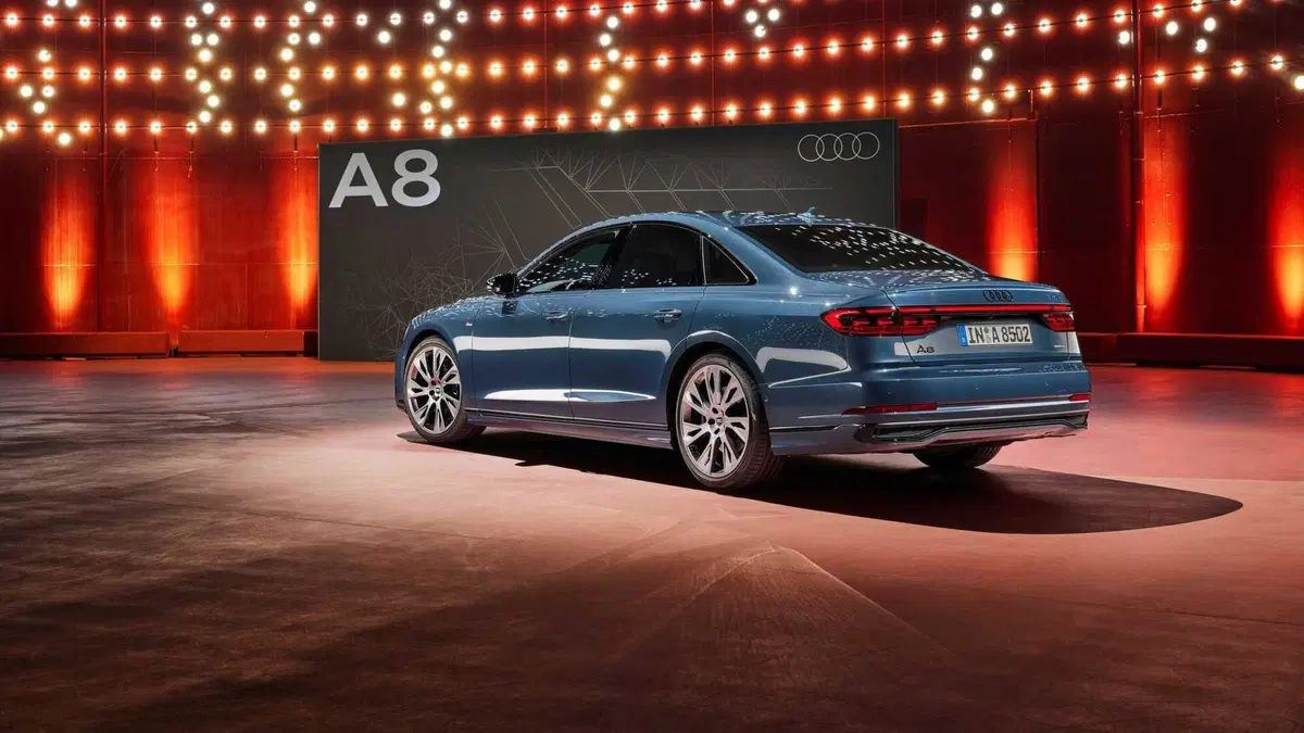 La grande ammiraglia Audi A8 con un nuovo facelift (7)