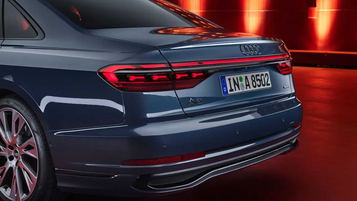 La grande ammiraglia Audi A8 con un nuovo facelift (10)