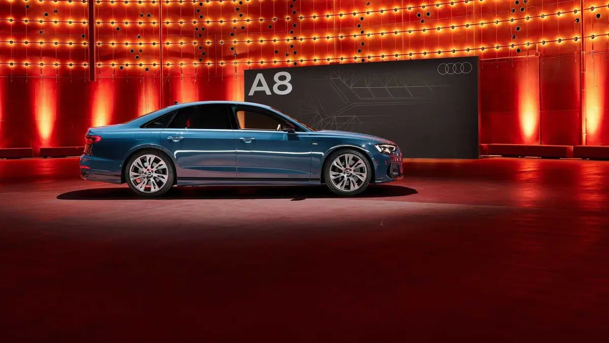 La grande ammiraglia Audi A8 con un nuovo facelift (2)
