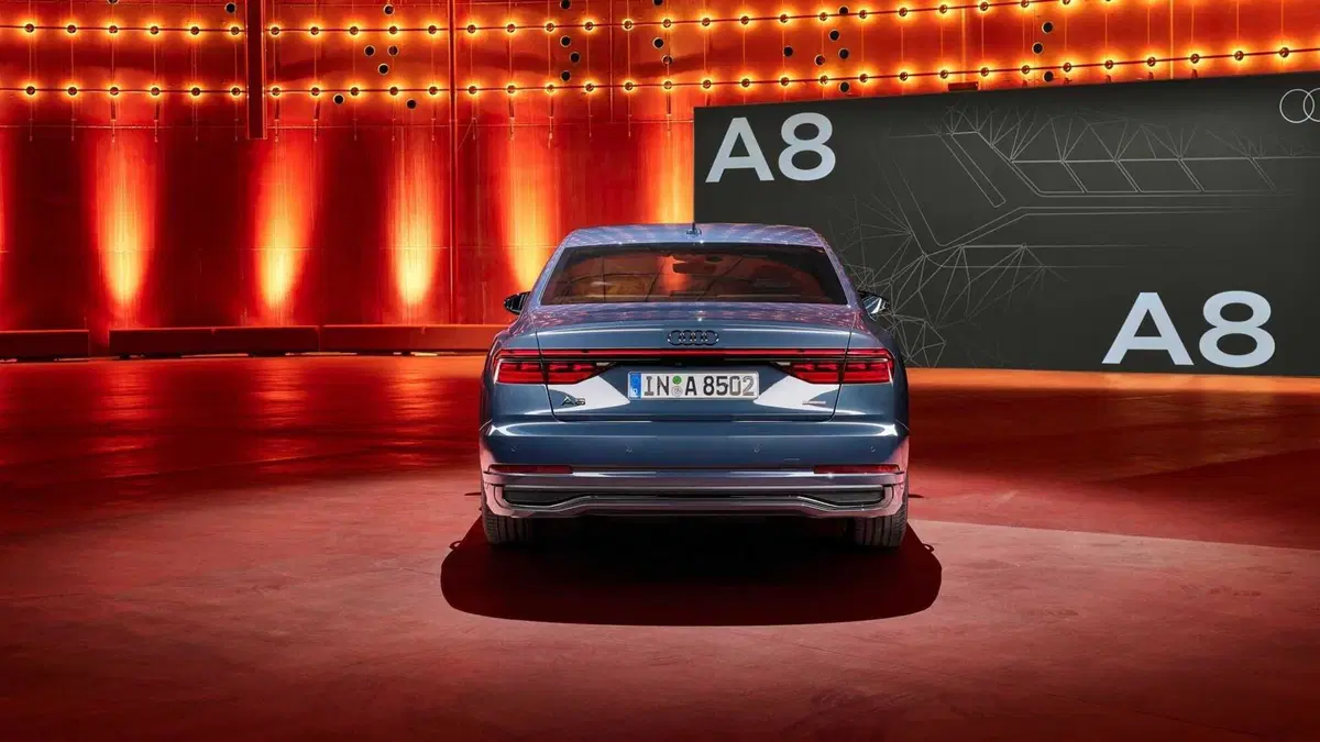 La grande ammiraglia Audi A8 con un nuovo facelift (9)