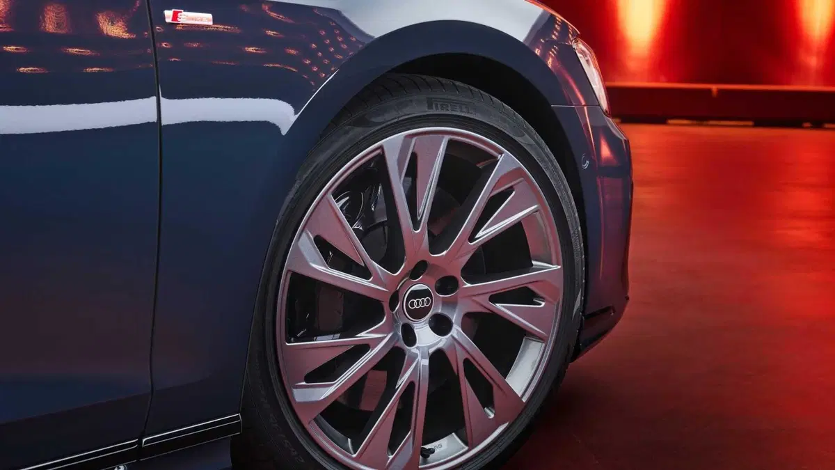 La grande ammiraglia Audi A8 con un nuovo facelift (11)