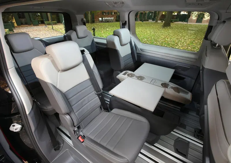 Volkswagen Multivan (12)