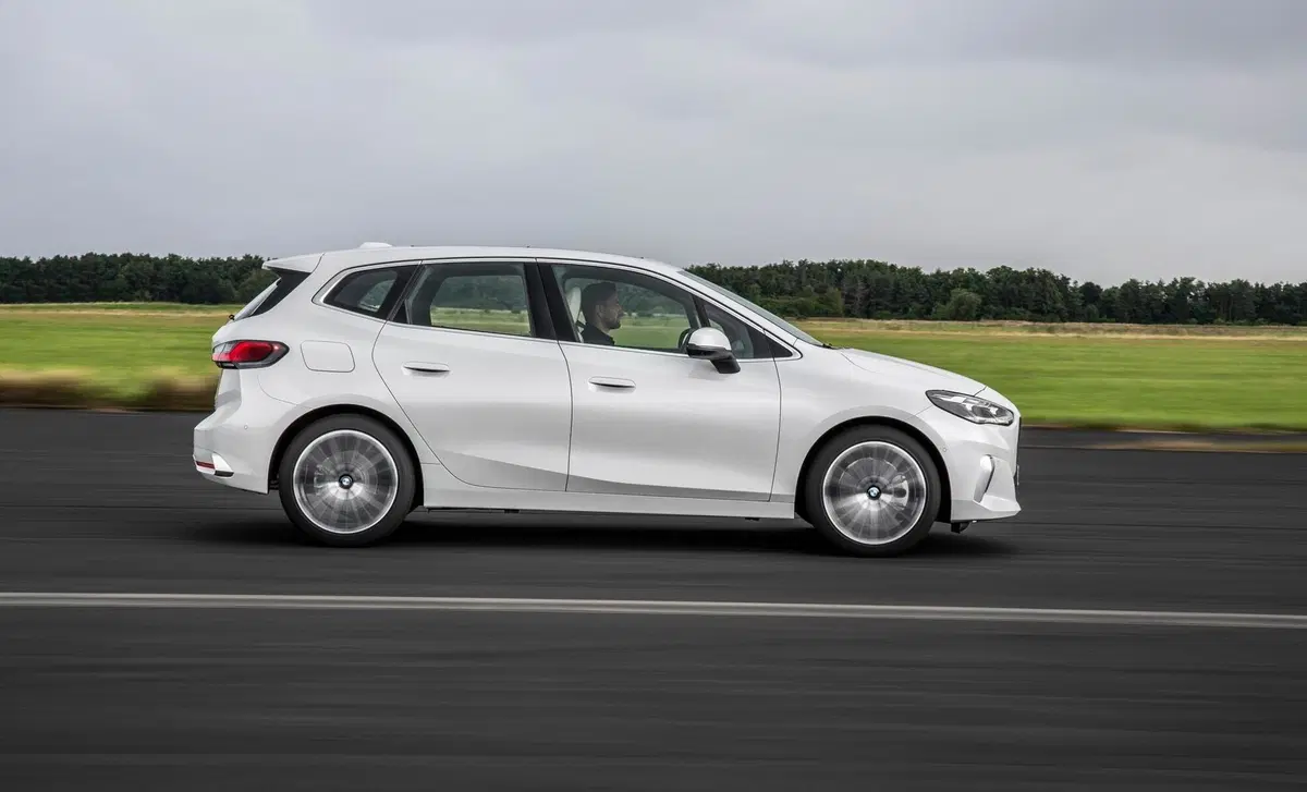 BMW Serie 2 Active Tourer 220d xDrive  Advantage aut. (2)