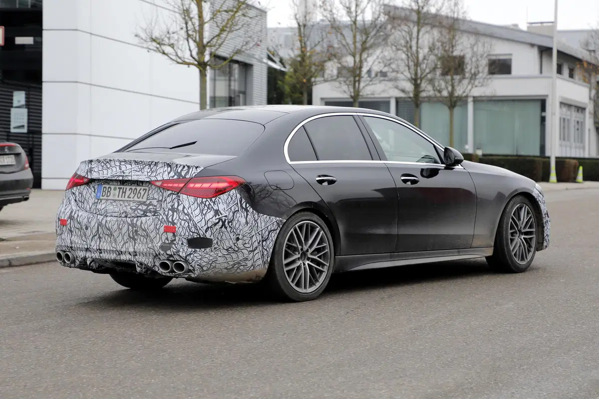 Mercedes-AMG C43, le foto spia (4)