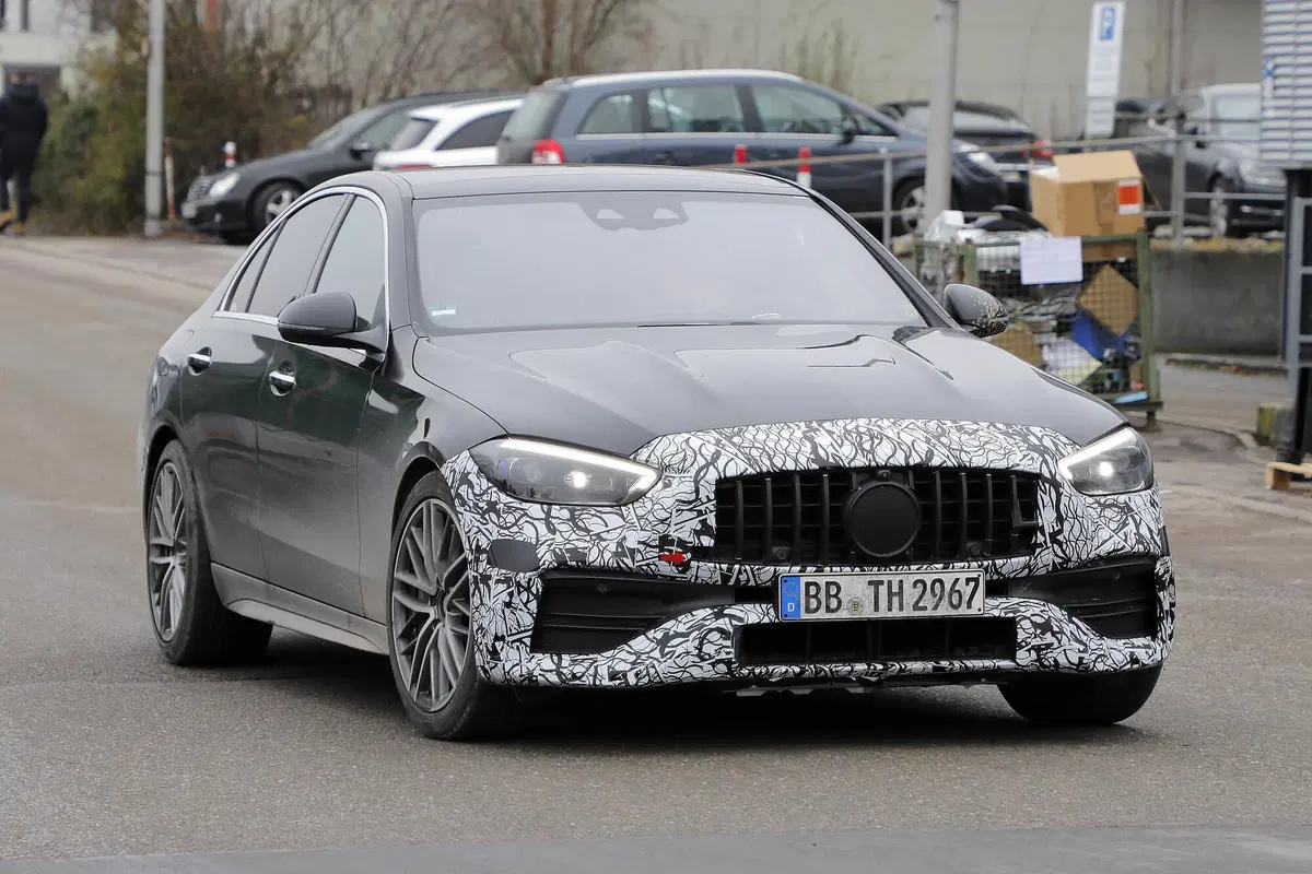 Mercedes-AMG C43, le foto spia (6)
