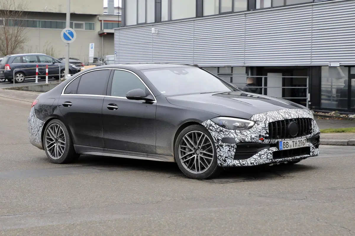 Mercedes-AMG C43, le foto spia (7)