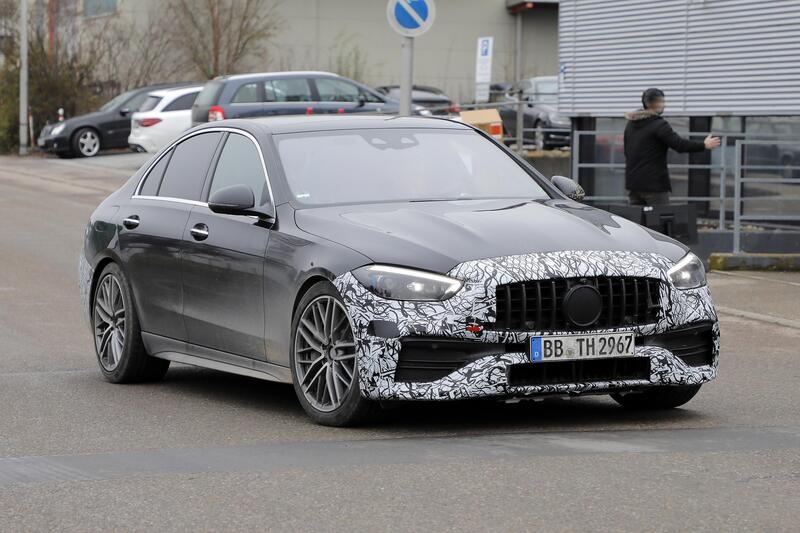 Mercedes-AMG C43, le foto spia