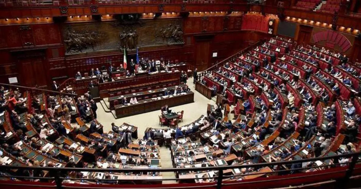 Legge di bilancio 2022: zero incentivi, solo spiccioli per concessionari e retrofit elettrico. Ma ce n'era davvero bisogno?