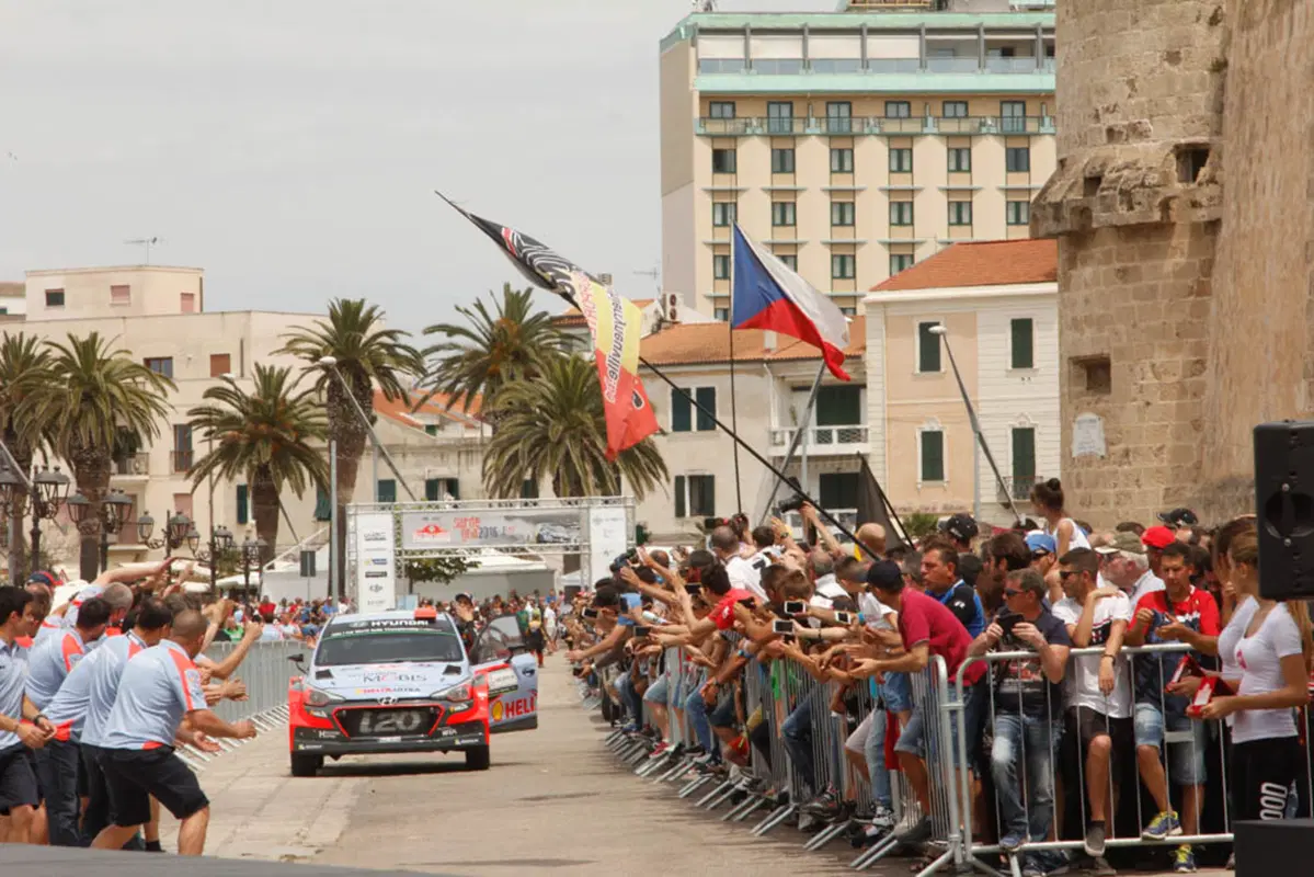WRC16 Sardegna Italia, Marziani in Paradiso. Dedicato a Neuville (e a Hyundai) (15)