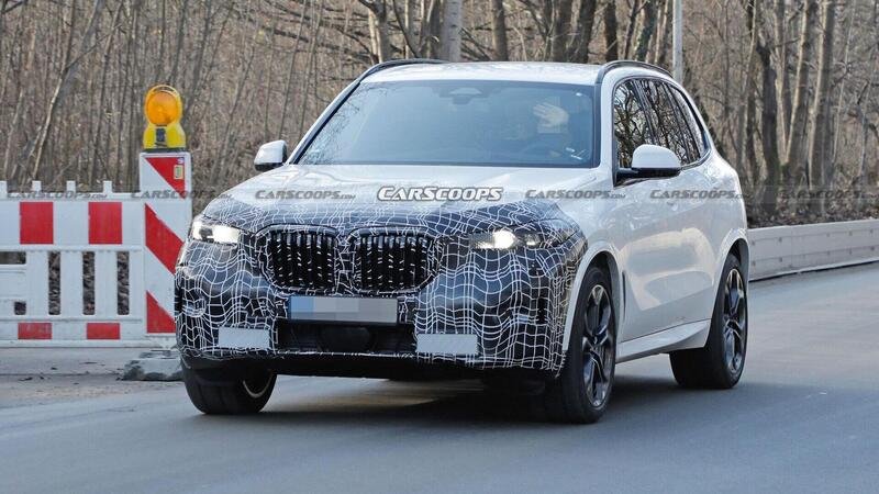 Nuova BMW X5 2022: il SUV di Monaco si prepara al restyling della quarta serie