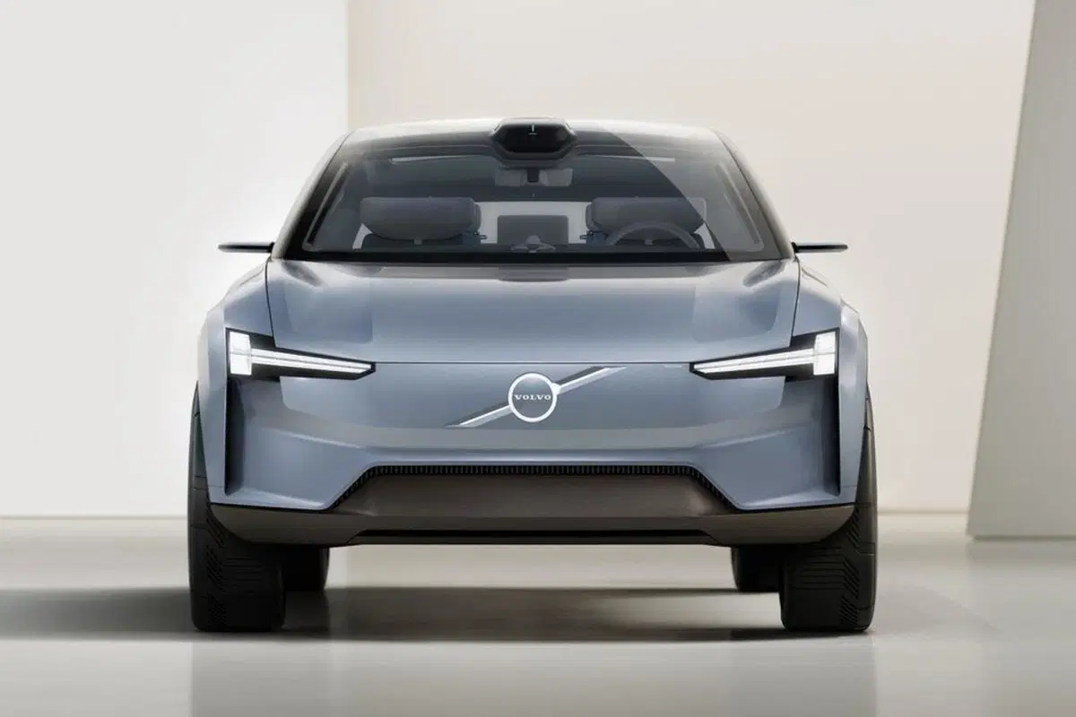 Nuovo SUV Volvo con guida autonoma: dal 2025 (2)