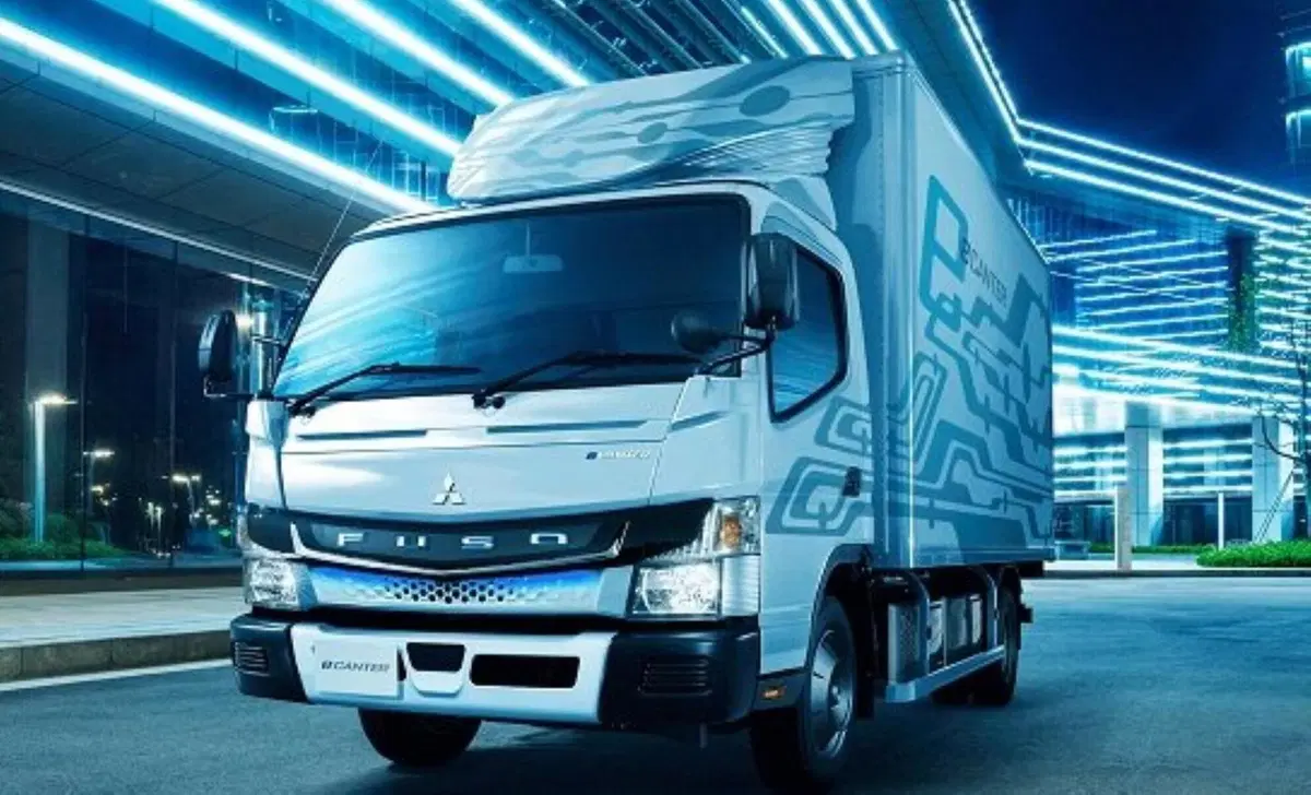 Mitsubishi Fuso Canter (4ª serie) Canter 3S15/25 TF1 3.0TDI 150CV PC Cabinato