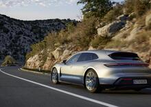 Porsche Taycan 2022 a listino con la versione Sport Turismo: anche GTS o Turbo alla spina