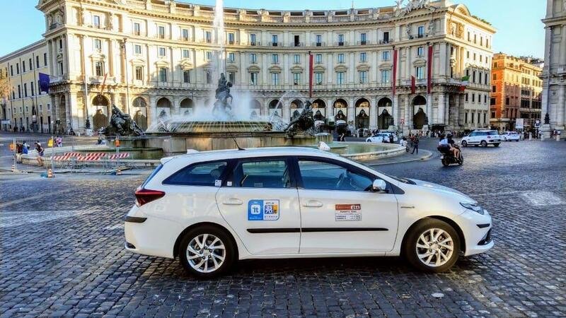 Con l&rsquo;App di SIXT sono prenotabili anche i taxi: on demand a Roma
