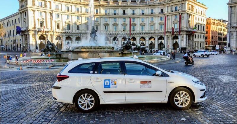 Con l&rsquo;App di SIXT sono prenotabili anche i taxi: on demand a Roma