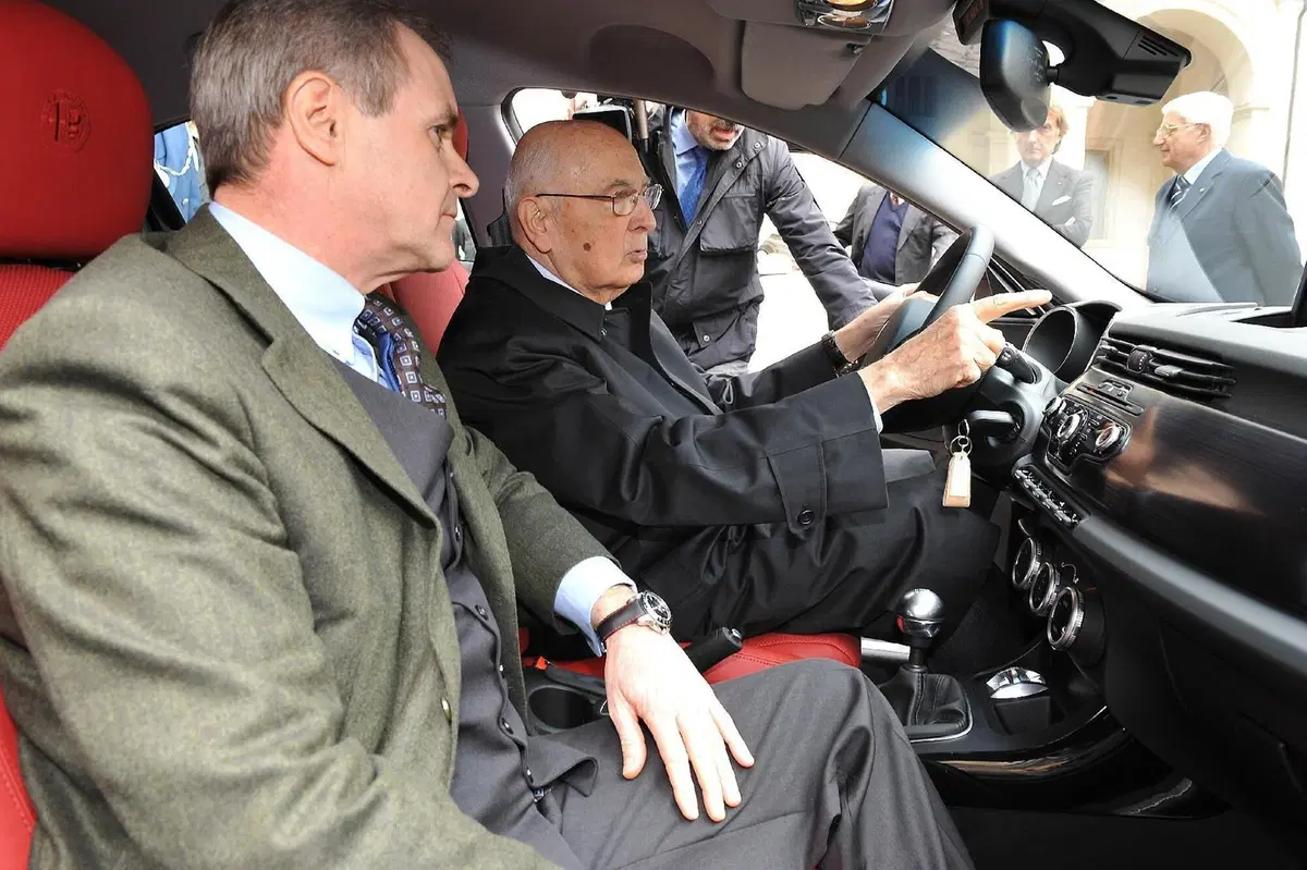 Tutte le auto dei 12 Presidenti italiani, anzi no: le pi&ugrave; vendute e pi&ugrave; votate alla loro elezione [1948-2015]