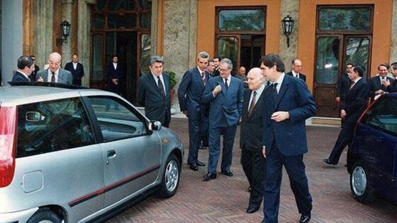 Tutte le auto dei 12 Presidenti italiani, anzi no: le pi&ugrave; vendute e pi&ugrave; votate alla loro elezione [1948-2015]