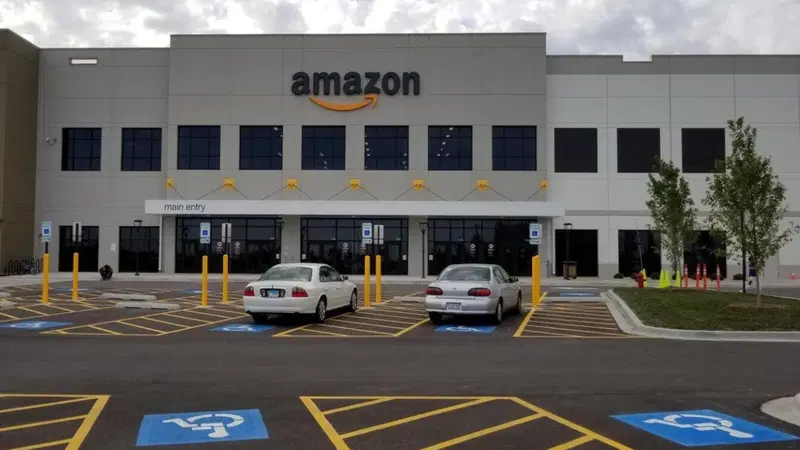 Amazon insegna anche come parcheggiare l'auto e il van: in retromarcia, per sicurezza
