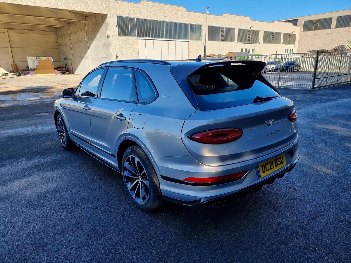 Galleria Bentley Bentayga (8)