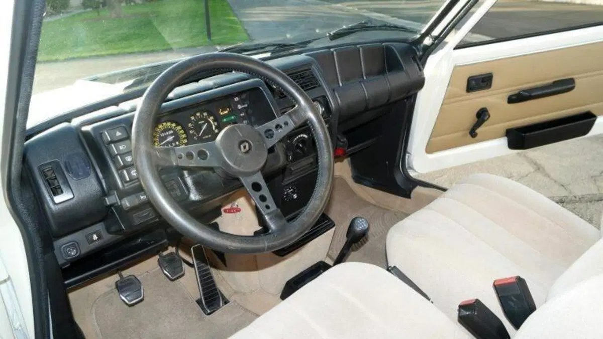 R5 elettrica no grazie, meglio l'assurda Renault 5 Turbo 2 rotativa [motore Wankel Mazda] (5)
