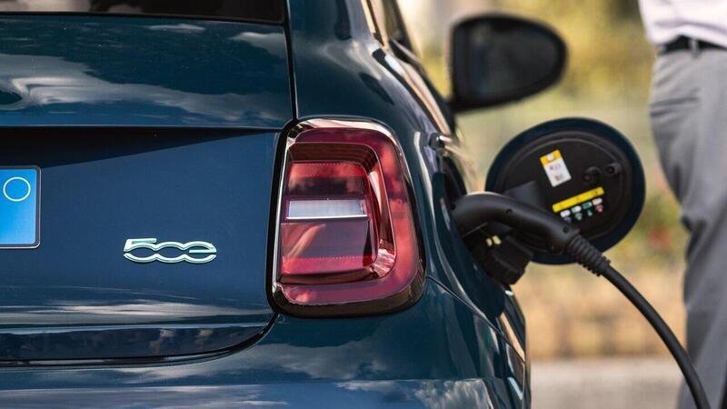 Top-5 auto elettriche scontate, 2022: attendendo gli incentivi quanto scendono da listino i prezzi?