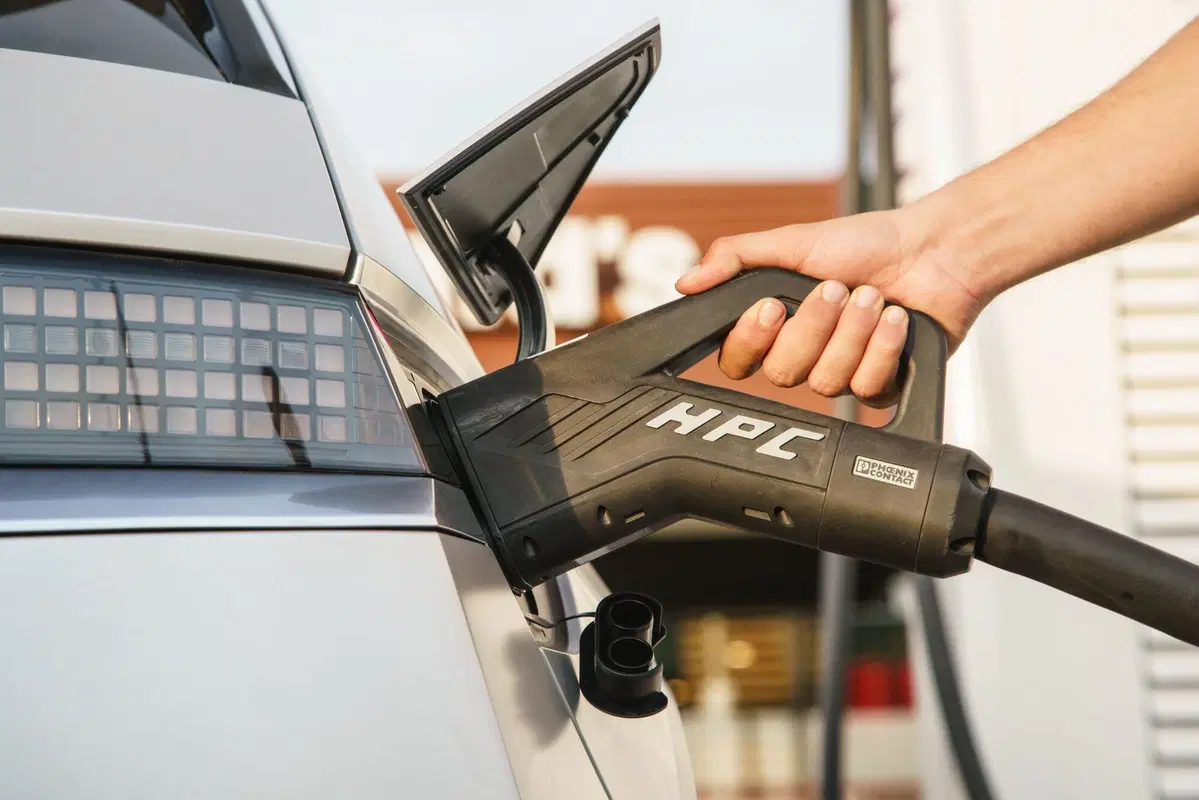 Hyundai, con Ionity tariffe agevolate per la ricarica (2)