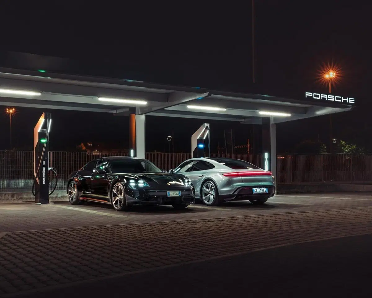 Porsche vende bene e in modo nuovo: Italia 3° mercato europeo grazie a Macan e nuovi format di contatto (2)