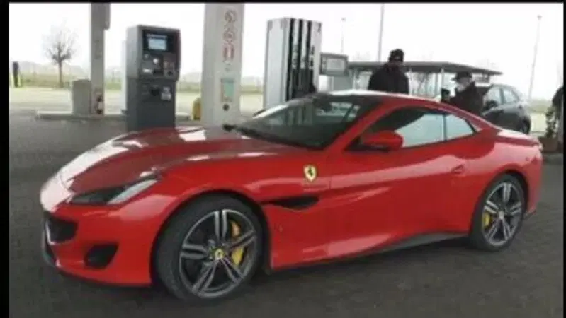 Proteste caro benzina: "Con Ferrari, Maserati e Mercedes S, che problemi ho? Ma togliessero le tasse alla povera gente"