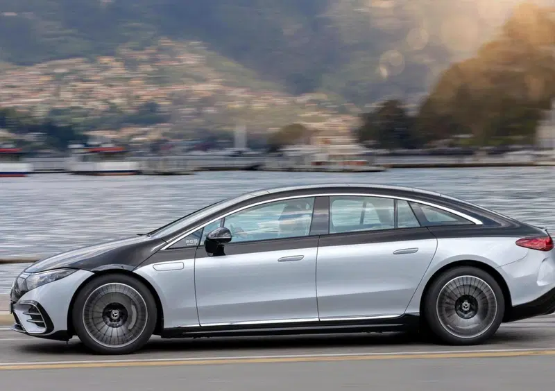 Mercedes-Benz EQS (2021-->>) (2)