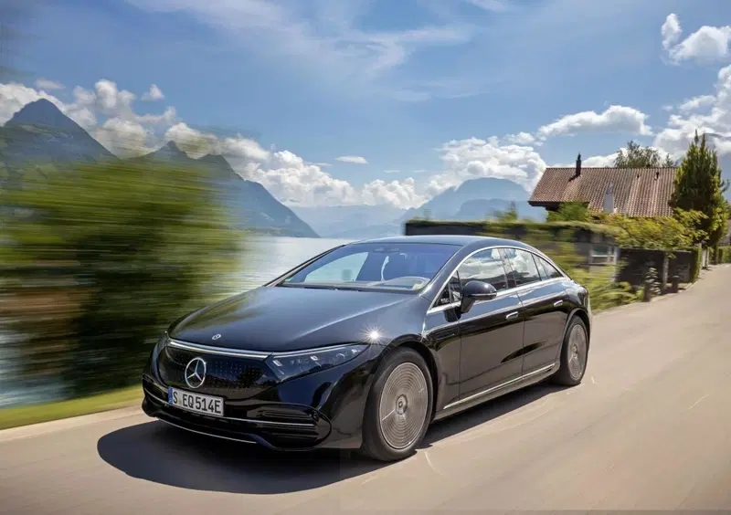 Mercedes-Benz EQS (2021-->>) (8)