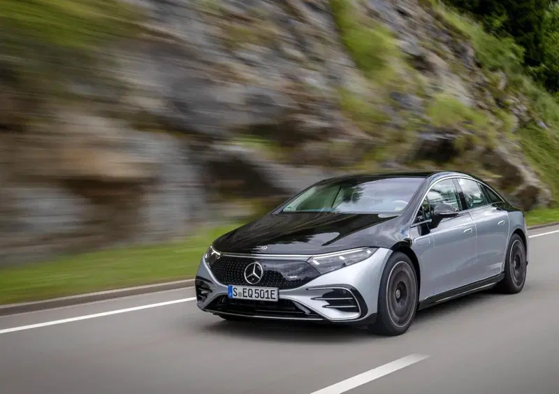 Mercedes-Benz EQS (2021-->>) (9)