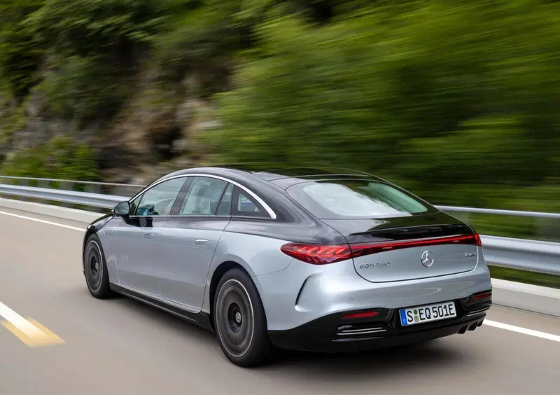 Mercedes-Benz EQS (2021-->>) (10)