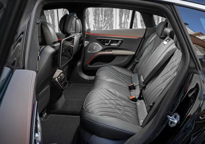 Mercedes-Benz EQS (2021-->>) (19)