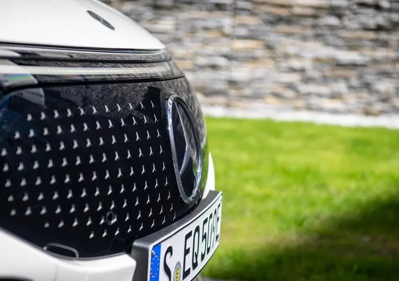 Mercedes-Benz EQS (2021-->>) (23)