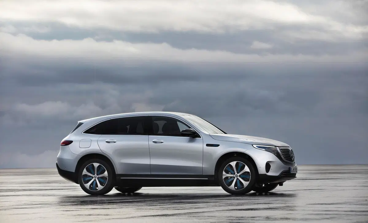 Mercedes-Benz EQC 400 4Matic Premium (7)