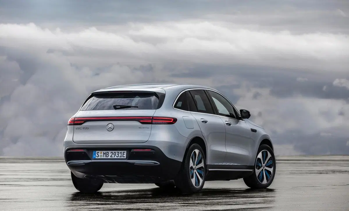 Mercedes-Benz EQC 400 4Matic Premium (9)