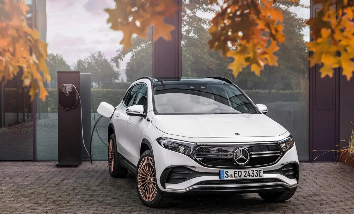 Mercedes-Benz EQA (16)