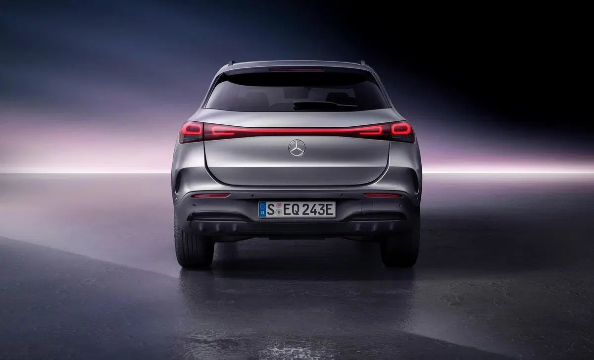 Mercedes-Benz EQA (20)